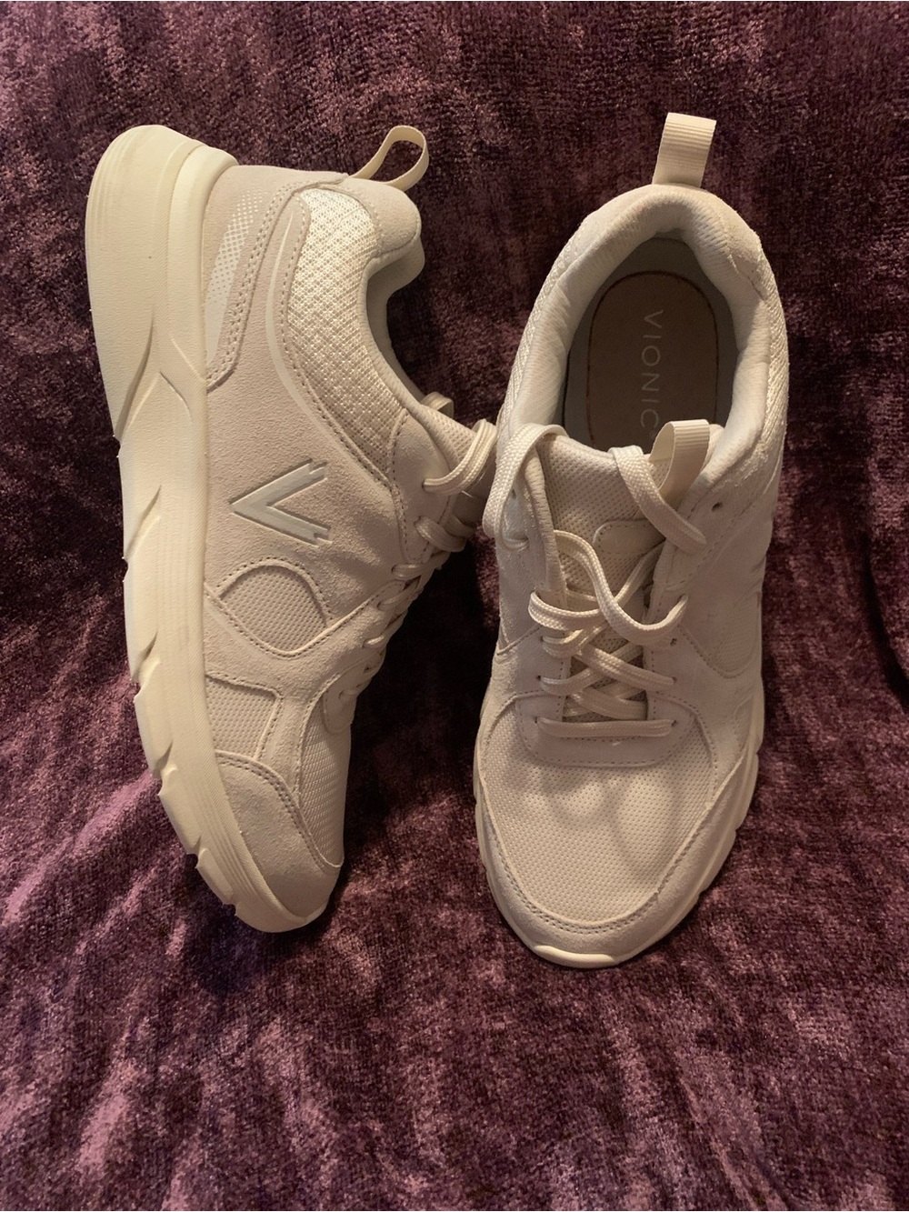 Vionic Women's Cream Lace-Up Platform Sneakers